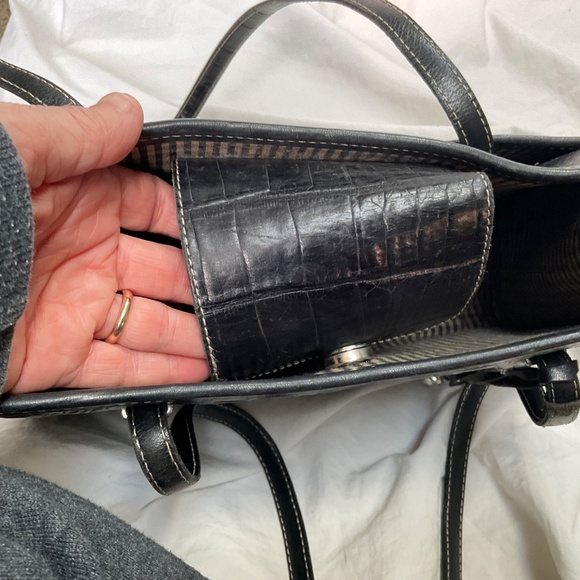 Black Leather Structured Alligator Embossed Leather Brighton Shoulder Bag - Picture 10 of 11